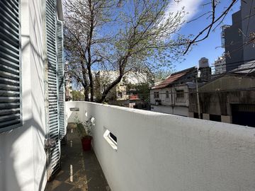 Casa en 3 plantas en venta.