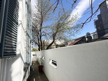 Casa en 3 plantas en venta.