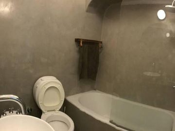 Casa en 3 plantas en venta.