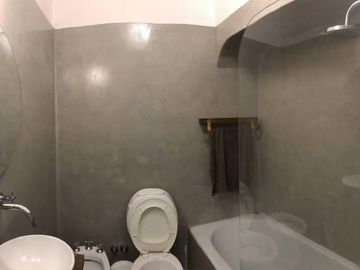 Casa en 3 plantas en venta.