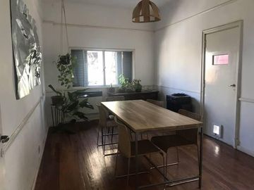 Casa en 3 plantas en venta.