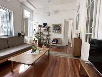 Casa en 3 plantas en venta.