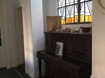 Casa en 3 plantas en venta.