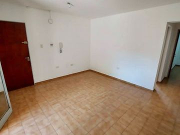 Departamento en Venta en Alberdi- 2 Dormitorios - Cocina separada - patio propio - Apto crédito!