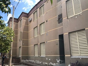 Departamento en Venta en Alberdi- 2 Dormitorios - Cocina separada - patio propio - Apto crédito!