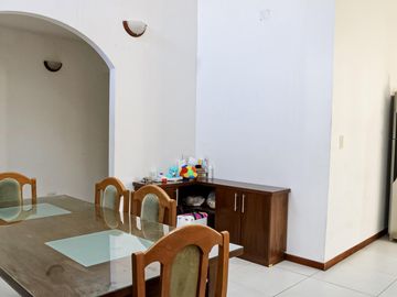 Casa de 3 dormitorios con jardin, pileta y quincho en Saladillo