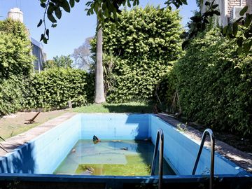 Casa de 3 dormitorios con jardin, pileta y quincho en Saladillo