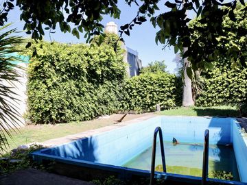 Casa de 3 dormitorios con jardin, pileta y quincho en Saladillo