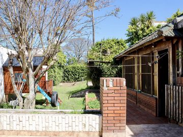 Casa de 3 dormitorios con jardin, pileta y quincho en Saladillo