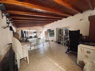 Casa de 3 dormitorios con jardin, pileta y quincho en Saladillo