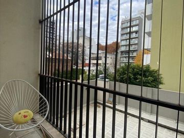 Alquiler departamento 2 ambientes AMOBLADO  con balcón y patio  EN VILLA CRESPO