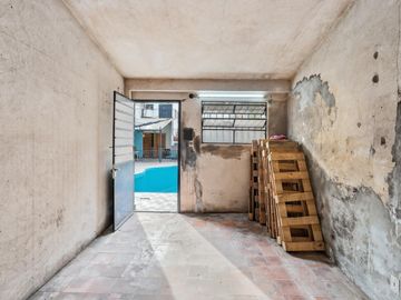 Casa en venta, Villa Luro, 4 amb con fondo y pileta