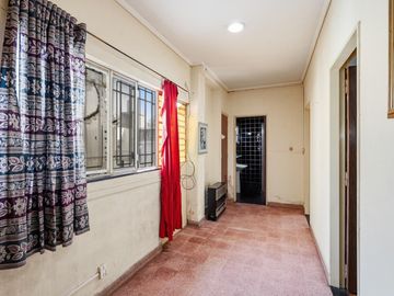 Casa en venta, Villa Luro, 4 amb con fondo y pileta
