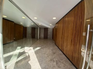 Comodo monoambiente divisible. Apto Profesional