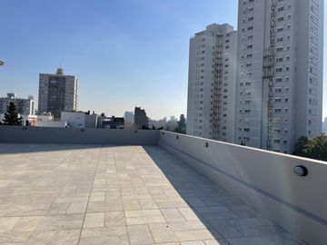 Comodo monoambiente divisible. Apto Profesional