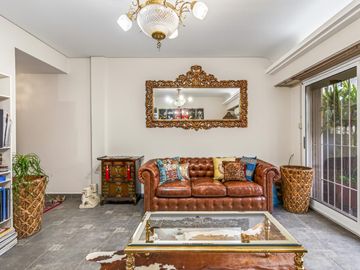 2 ambientes amplio con opción a 3 ambientes - gran terraza propia en Flores