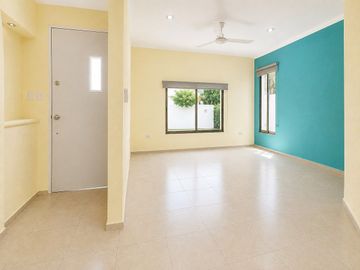 CASA EN RENTA EN MERIDA F-1111, 3 REC. EN GRAN STA FE NORTE $18,500 M.N.