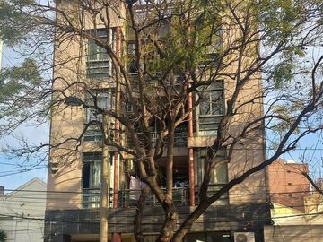 VENTA DEPARTAMENTO RECICLADO DE UN DORMITORIO CON BALCÓN  EN LUIS AGOTE