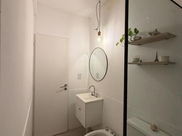VENTA DEPARTAMENTO RECICLADO DE UN DORMITORIO CON BALCÓN  EN LUIS AGOTE