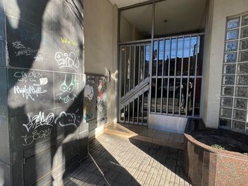 VENTA DEPARTAMENTO RECICLADO DE UN DORMITORIO CON BALCÓN  EN LUIS AGOTE
