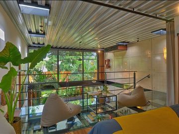 Casa tipo loft, diseño contemporáneo-industrial, centro de Mérida.