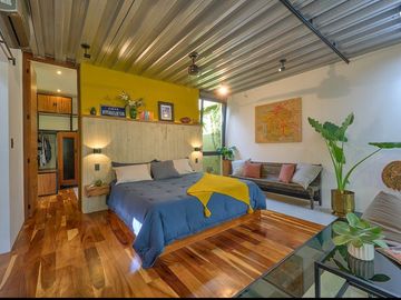 Casa tipo loft, diseño contemporáneo-industrial, centro de Mérida.