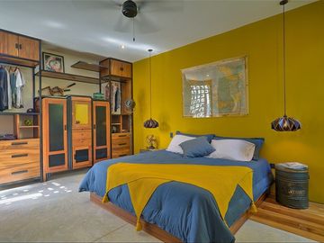 Casa tipo loft, diseño contemporáneo-industrial, centro de Mérida.