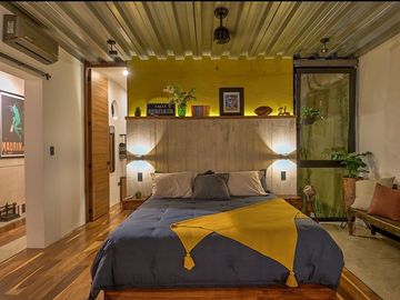 Casa tipo loft, diseño contemporáneo-industrial, centro de Mérida.