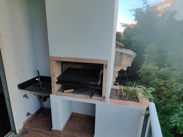 Venta 3 ambientes, Balcon con parrilla, dormitorio en suite, pileta. Cordoba 6500. Colegiales.