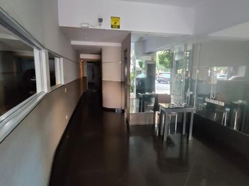 Venta 3 ambientes, Balcon con parrilla, dormitorio en suite, pileta. Cordoba 6500. Colegiales.