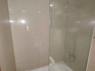 Venta 3 ambientes, Balcon con parrilla, dormitorio en suite, pileta. Cordoba 6500. Colegiales.