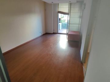 Venta 3 ambientes, Balcon con parrilla, dormitorio en suite, pileta. Cordoba 6500. Colegiales.