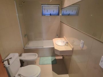 Venta 3 ambientes, Balcon con parrilla, dormitorio en suite, pileta. Cordoba 6500. Colegiales.