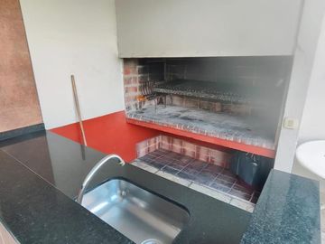 Venta 3 ambientes, Balcon con parrilla, dormitorio en suite, pileta. Cordoba 6500. Colegiales.