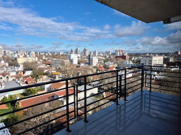 Departamento 3 Ambientes a estrenar con cochera cubierta - La Perla