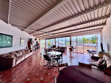 Casa venta LOMAS DE LA SELVA - Versátil y muy amplia / Versatile very spacious