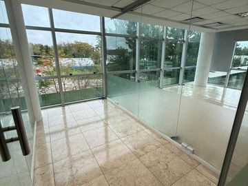 Espectacular oficina en alquiler en Amaneceres Office