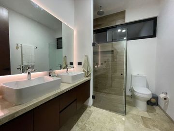 CASA EN VENTA EN MÉRIDA YUCATÁN A 3 MINUTOS DE ALTABRISA