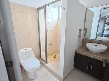 Casa en venta en las americas de tres habitaciones con piscina