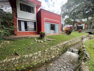 Se Vende Casa Campestre  Pance Casa   De Dos Niveles Con Piscina Exclusiva  Lote 1300 M2