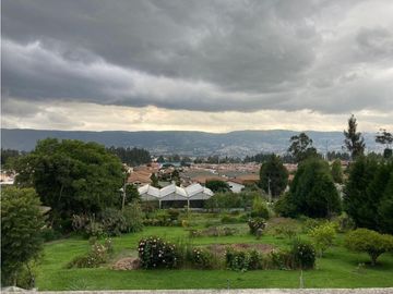 Valle de Los Chillos, San Rafael  terreno  2300m2 y casa