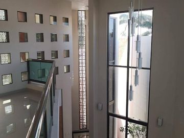 ESPECTACULAR RESIDENCIA EN VENTA EN EL BARRIO DE SANTA LUCÍA, CAMPECHE