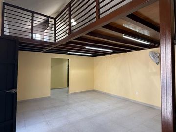 SE RENTA EXCELENTE LOCAL COMERCIAL DE DOS PLANTAS EN SAN ROMÁN, CAMPECHE