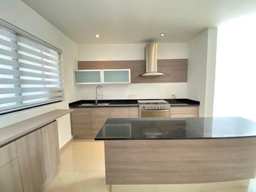 Casa en Venta Valle Imperial Coto Imperio Sueco