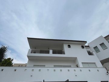 Casa en privada en renta Lomas country