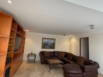 Casa en privada en renta Lomas country