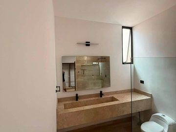 Townhouse en renta en Temozón Norte (con paneles)