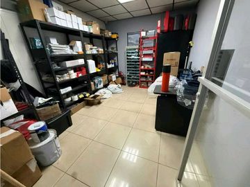 Venta de galera de 740 mts2 en Pueblo Nuevo