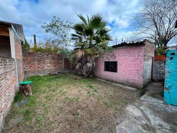 Casa con Departamento en venta en Merlo Norte
