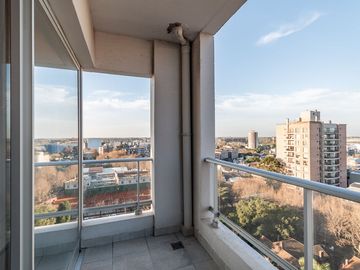 DEPARTAMENTO 4 AMBIENTES VENTA TIGRE COCHERA